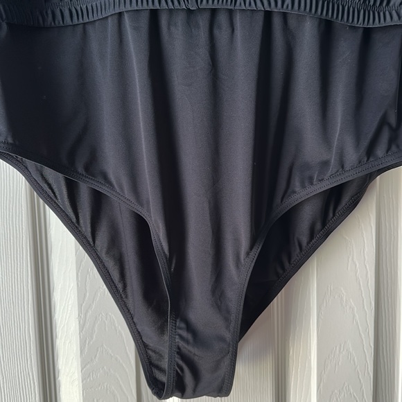 Women’s swim shorts - Picture 3 of 4